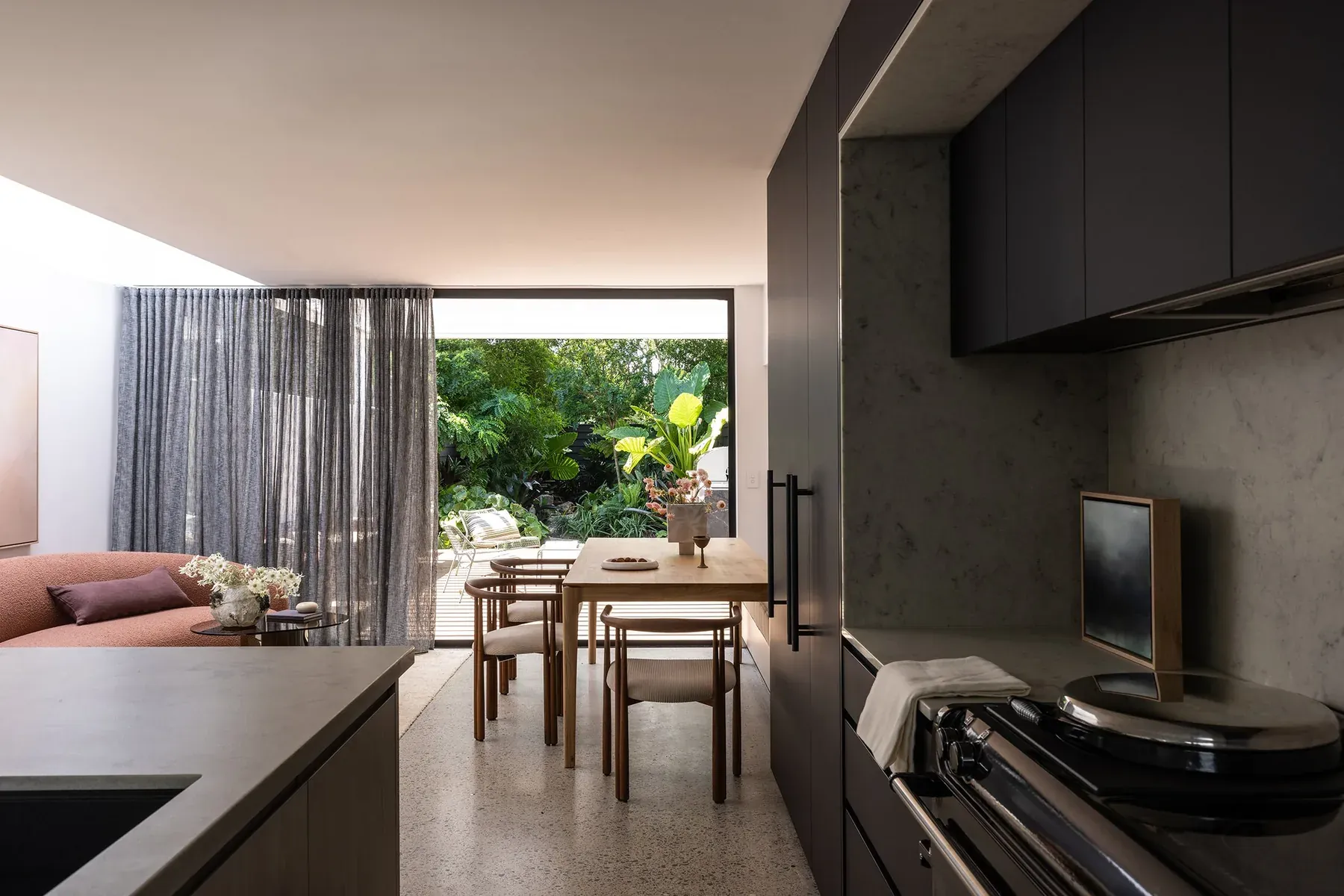 Who Should You Engage For Your Home Renovation?
